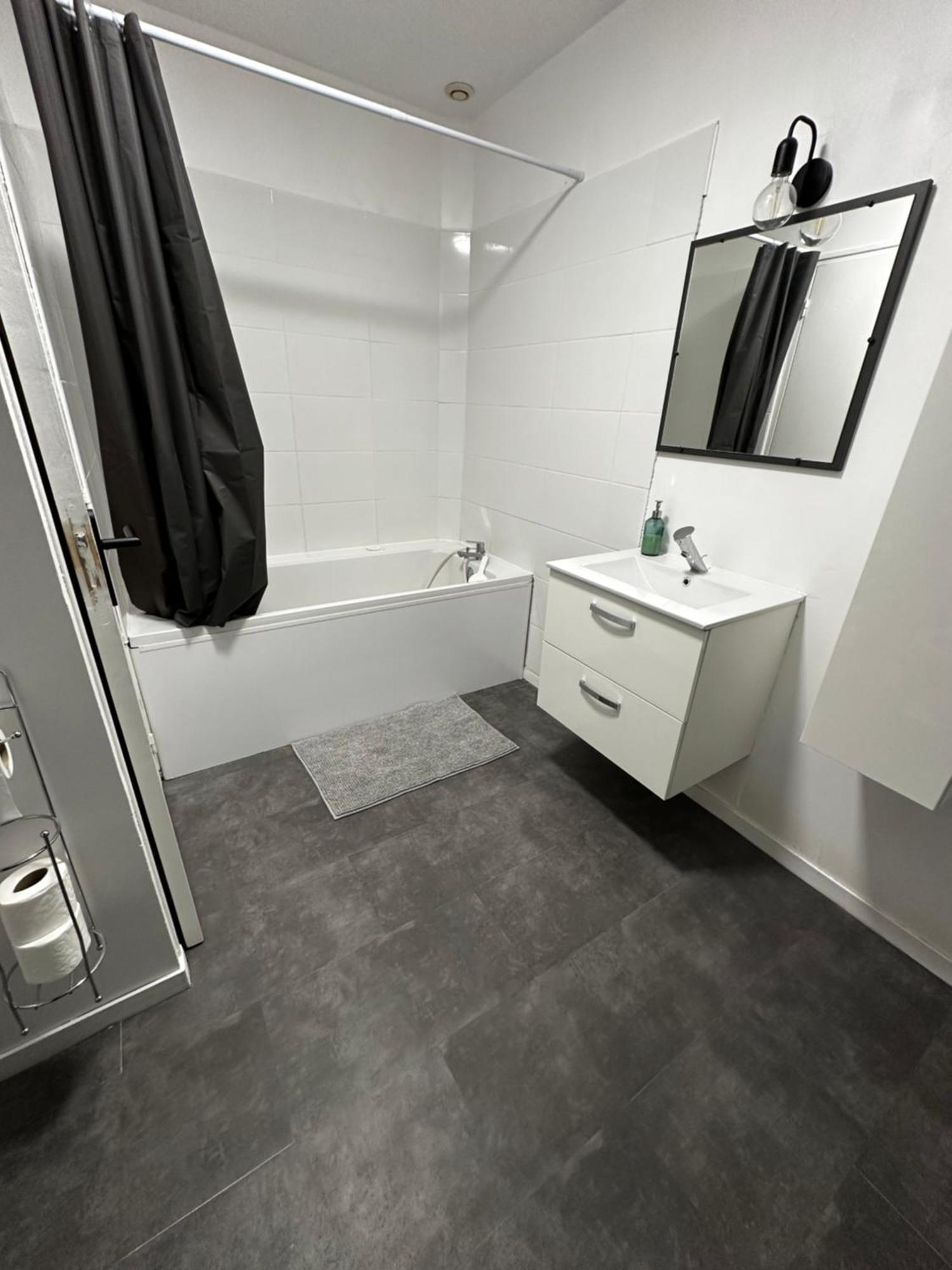La Nouvelle Ecole Apartment Ruille-en-Champagne Luaran gambar